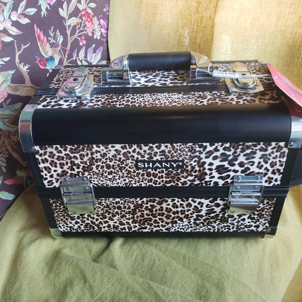 Large Shany makeup case Leopard Print